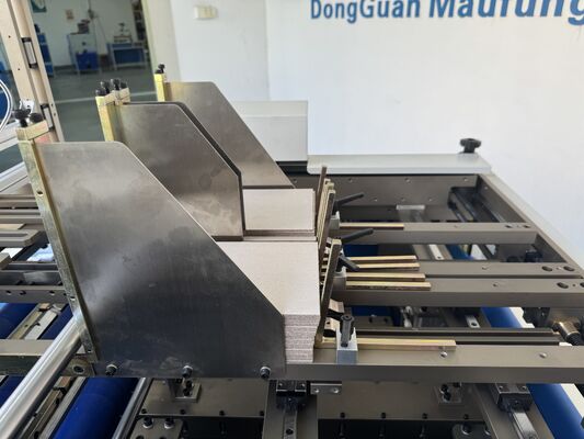 Máy bán sách bìa cứng thông minh Bốn mặt làm hộp gấp